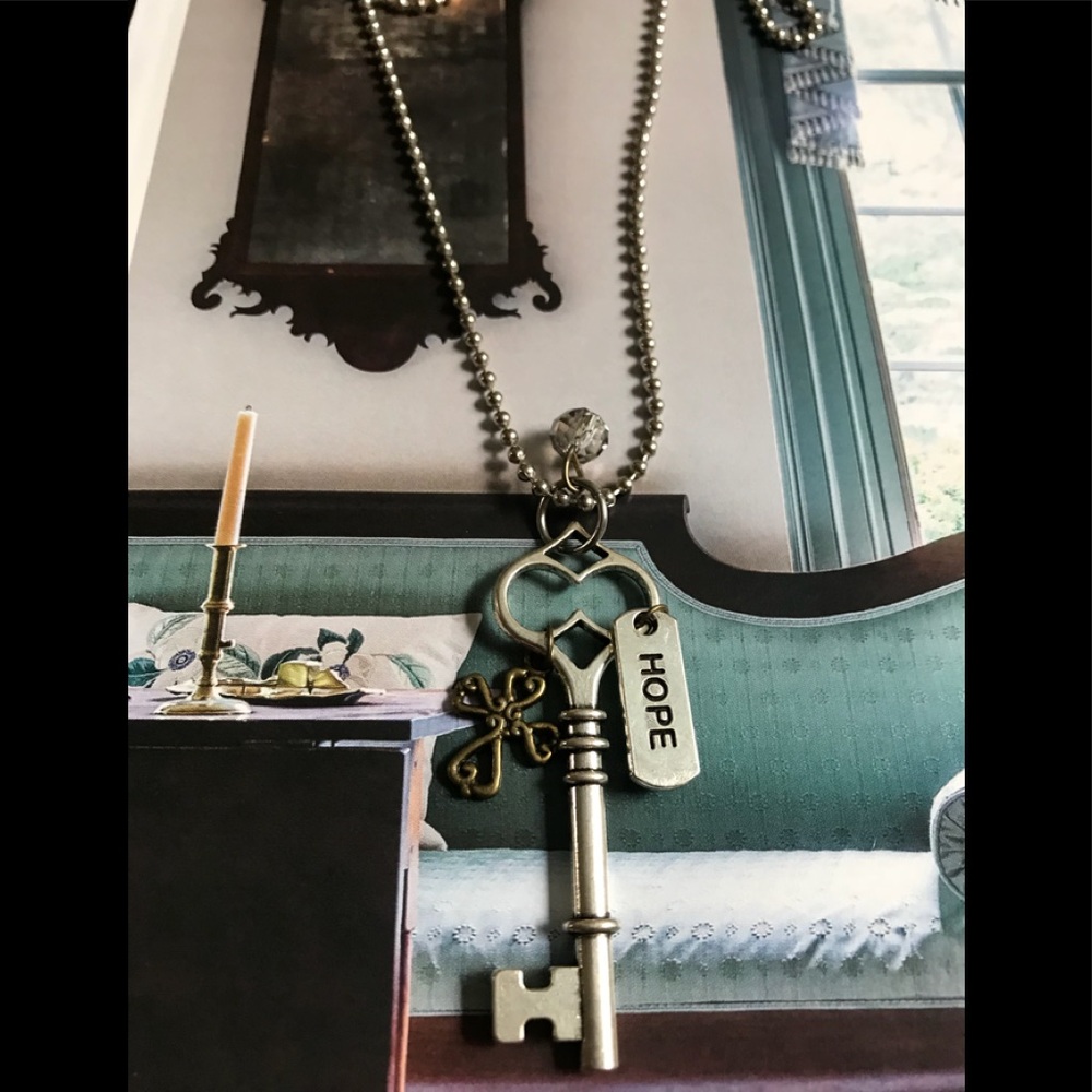 🌸🗝🌸🗝🌸🗝KEY NECKLACE 🌸🗝🌸🗝🗝🌸🗝🌸🗝🌸🗝🌸